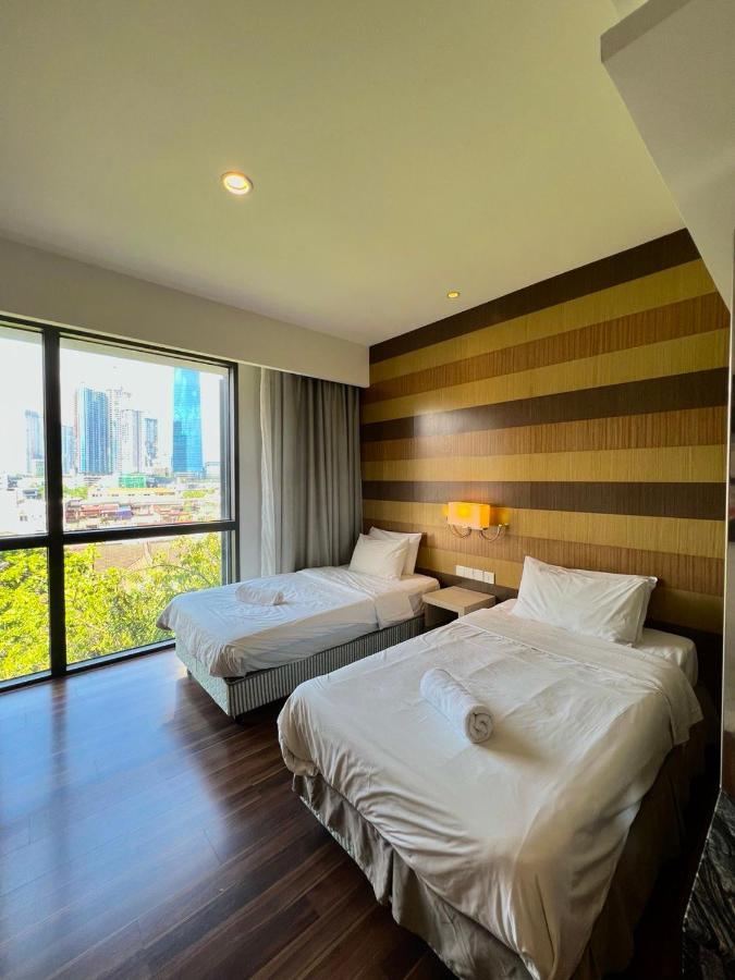 Apartment D'majestic By Lush Living